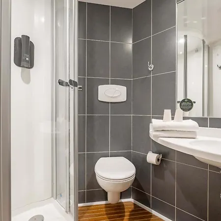 Maubeuge-louvroil 2* Louvroil