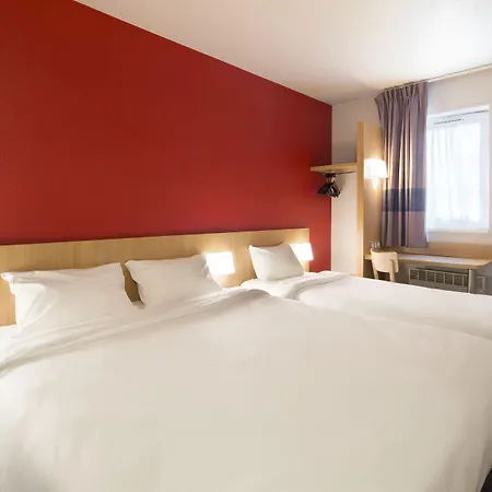 Maubeuge-louvroil Hotel 2*