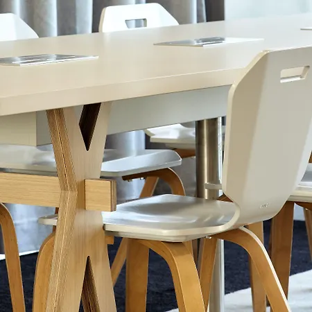 Maubeuge-louvroil Hotel 2*