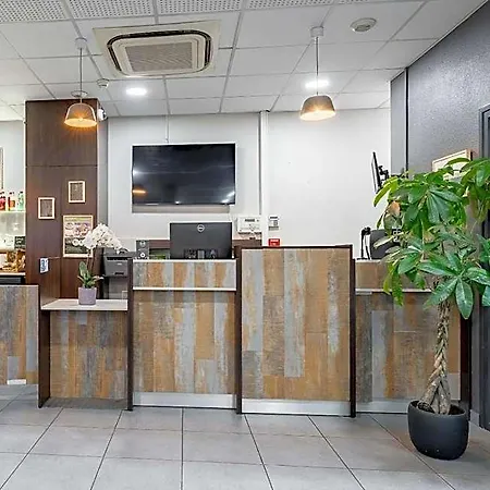 Maubeuge-louvroil Hotel 2*