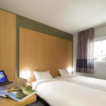 Maubeuge-louvroil 2* Louvroil